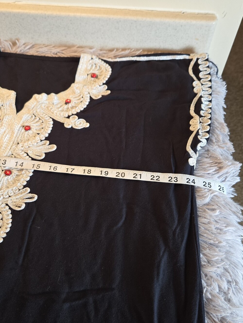 Black Embroidered V-Neck Women's Tunic Size OSFM - Picture 13 of 16